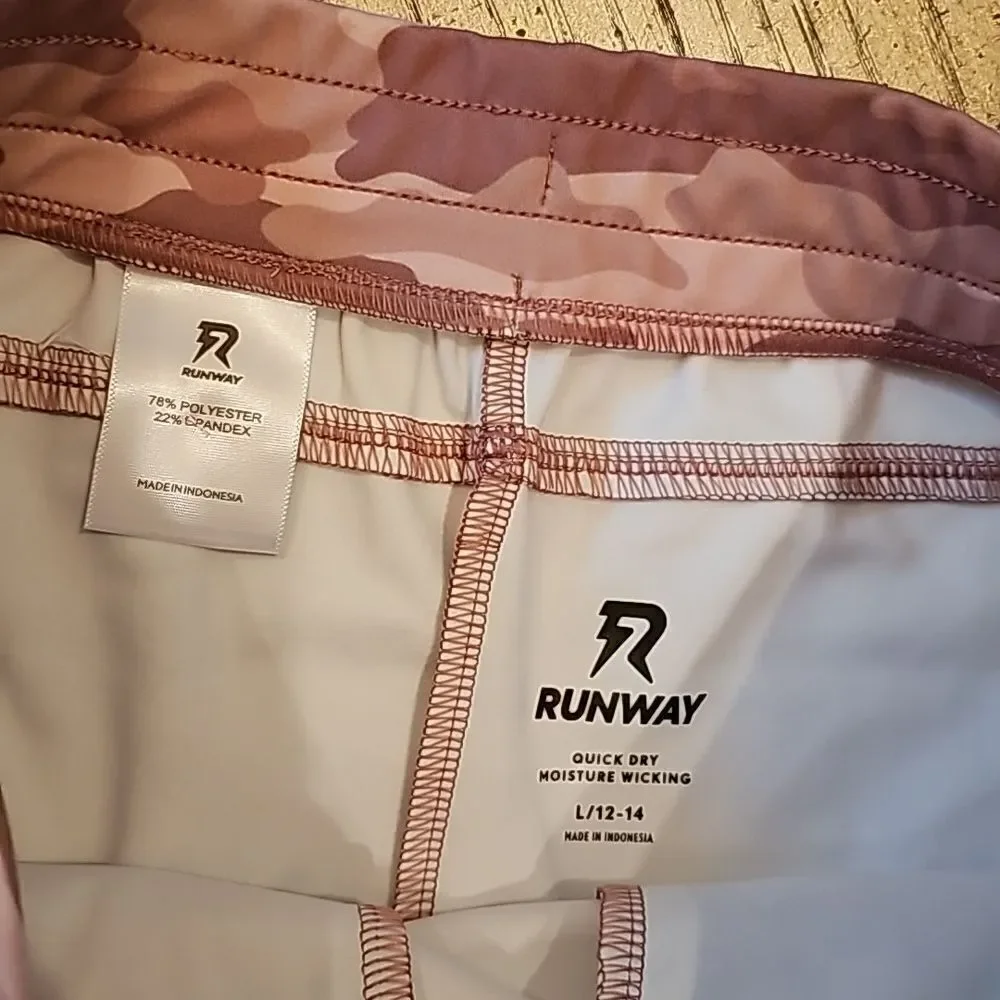 Girls Pink camo shorts size L 12-14 NWT has 2 pockets